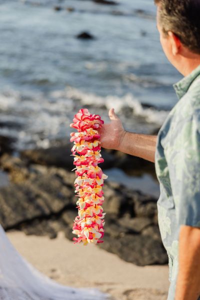 Hawaii-LGBTQ-Wedding-Beach-12