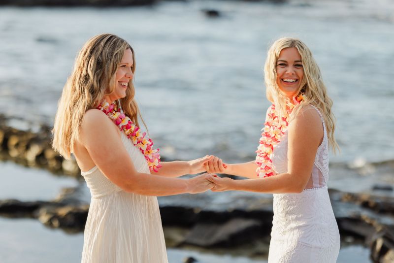 Hawaii-LGBTQ-Wedding-Beach-14