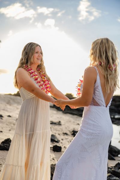 Hawaii-LGBTQ-Wedding-Beach-15