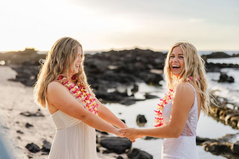 Hawaii-LGBTQ-Wedding-Beach-18