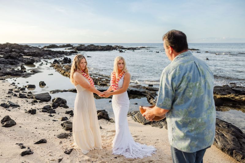 Hawaii-LGBTQ-Wedding-Beach-23