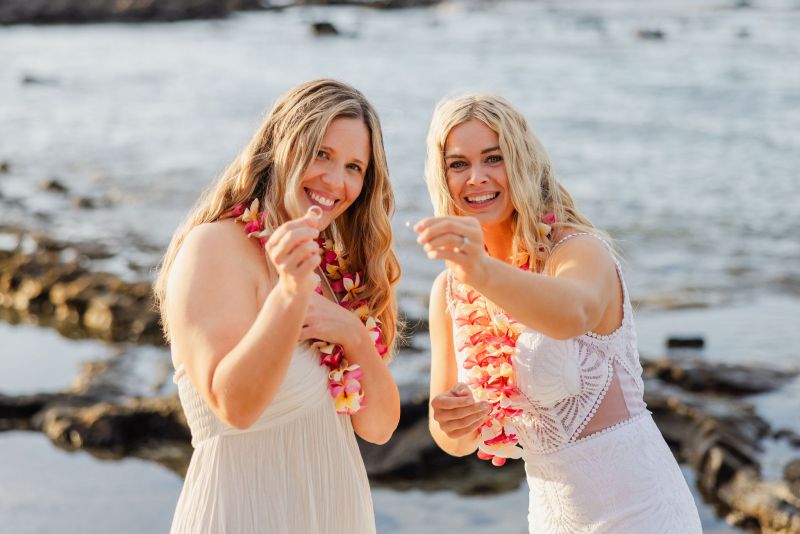 Hawaii-LGBTQ-Wedding-Beach-25