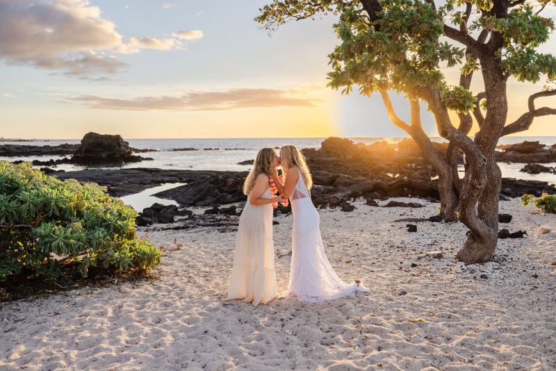 Hawaii-LGBTQ-Wedding-Beach-46