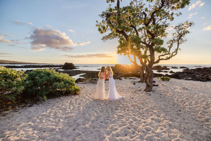 Hawaii-LGBTQ-Wedding-Beach-47