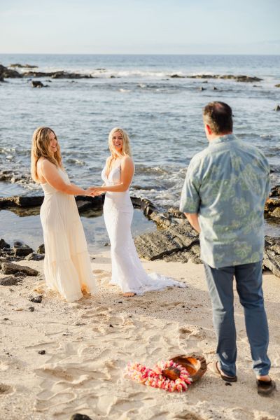 Hawaii-LGBTQ-Wedding-Beach-7