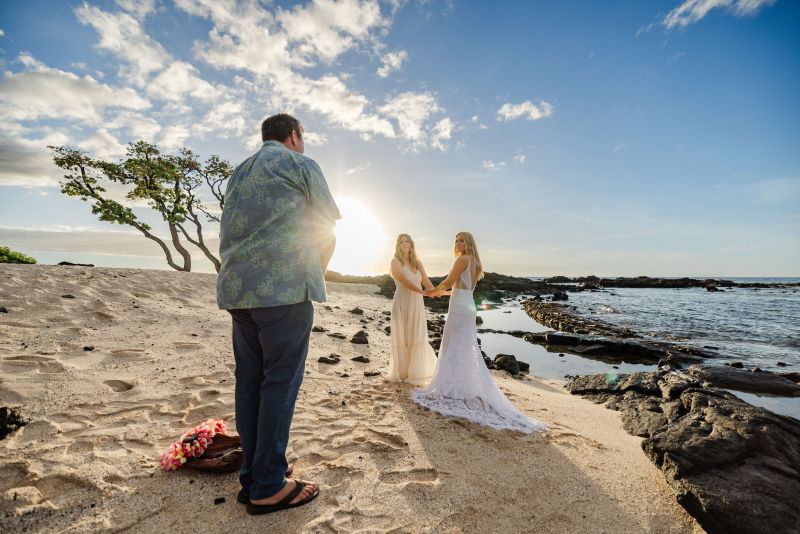 Hawaii-LGBTQ-Wedding-Beach-9